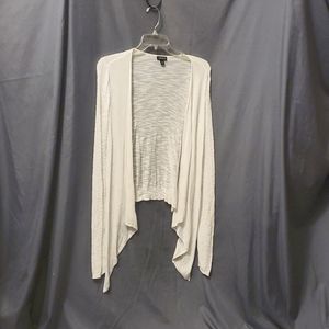 Torrid white woven cover, size O